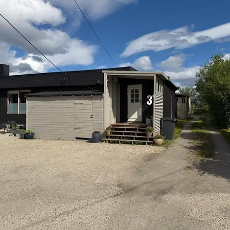 Main Part Of A Detached House, 3 Bedrooms, Large Parking Area! Appartement Lakselv