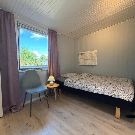 Main Part Of A Detached House, 3 Bedrooms, Large Parking Area! Lakselv